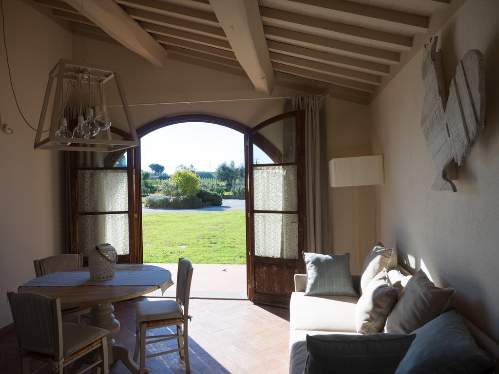 Resort Casale Le Torri Ponsacco Rum bild