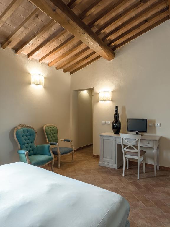 Resort Casale Le Torri Ponsacco Exteriör bild