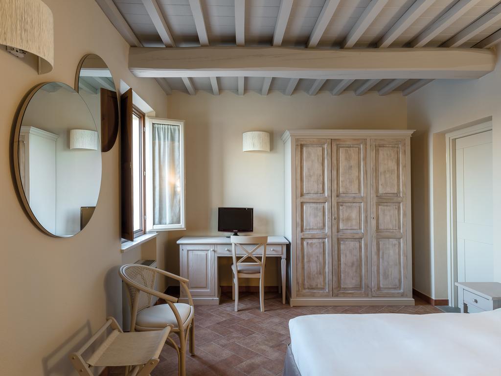 Resort Casale Le Torri Ponsacco Exteriör bild