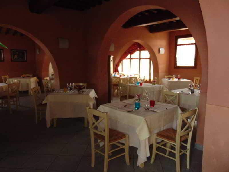 Resort Casale Le Torri Ponsacco Exteriör bild